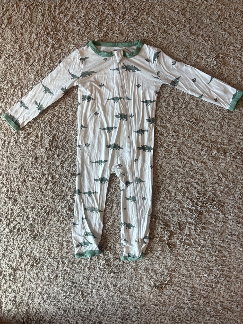 Kyte BABY Bamboo Dinosaur Zippered Romper. Size 12-18 mos. EUC. Unisex.